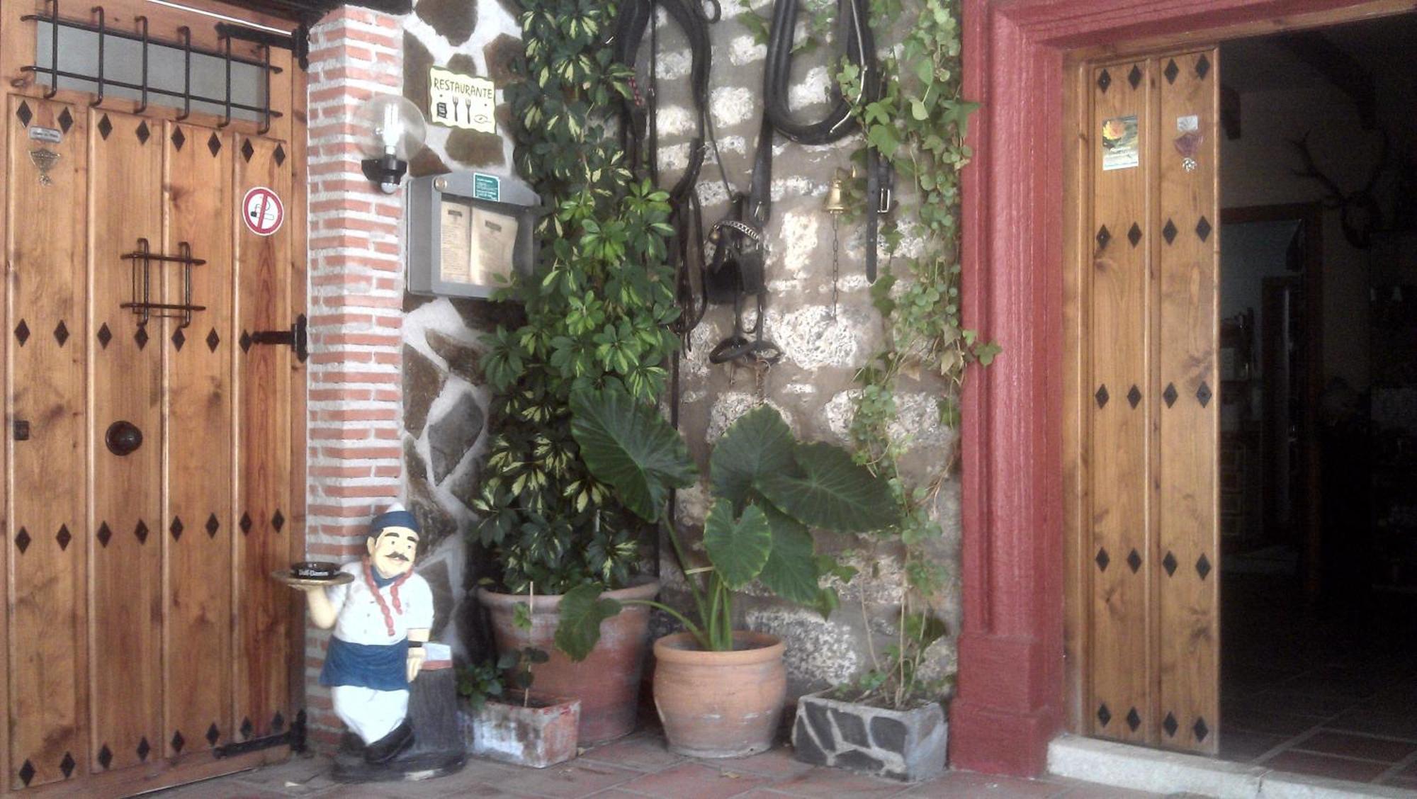 Alojamiento Rural La Caseria De Piedra Restaurante Хаен Екстер'єр фото