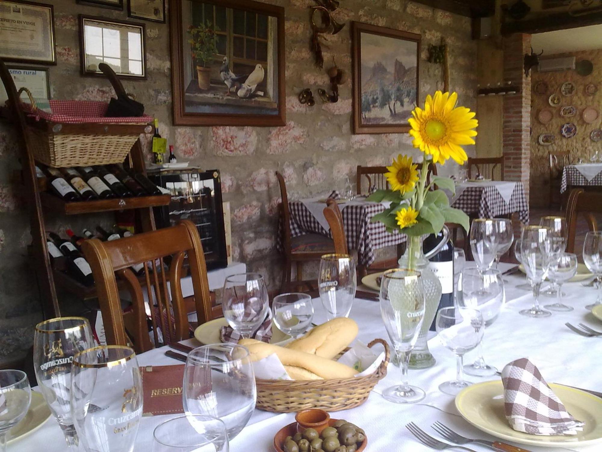 Alojamiento Rural La Caseria De Piedra Restaurante Хаен Екстер'єр фото
