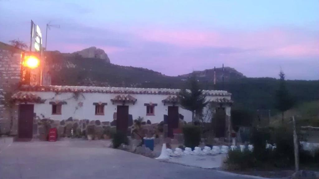 Alojamiento Rural La Caseria De Piedra Restaurante Хаен Екстер'єр фото