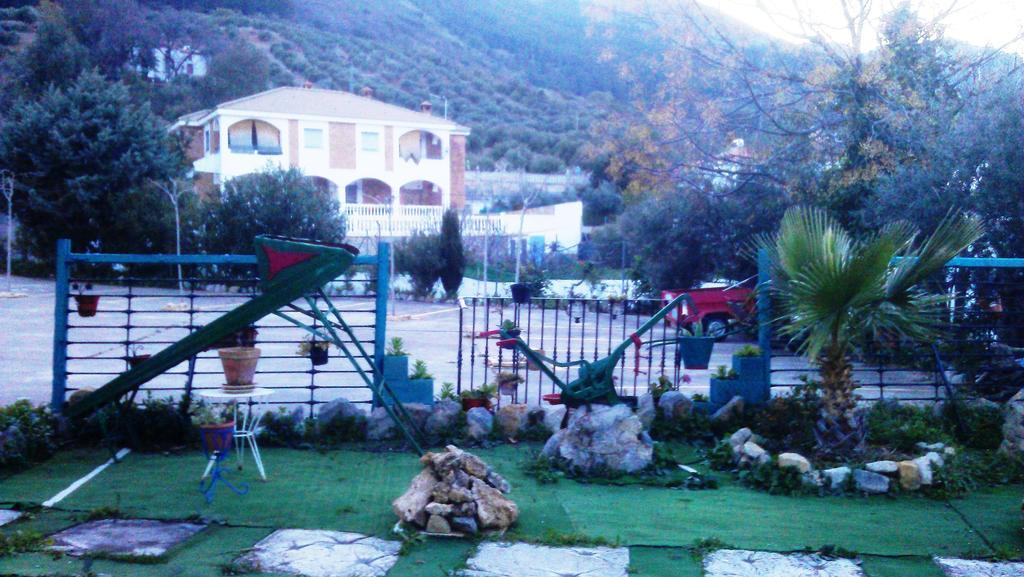 Alojamiento Rural La Caseria De Piedra Restaurante Хаен Екстер'єр фото