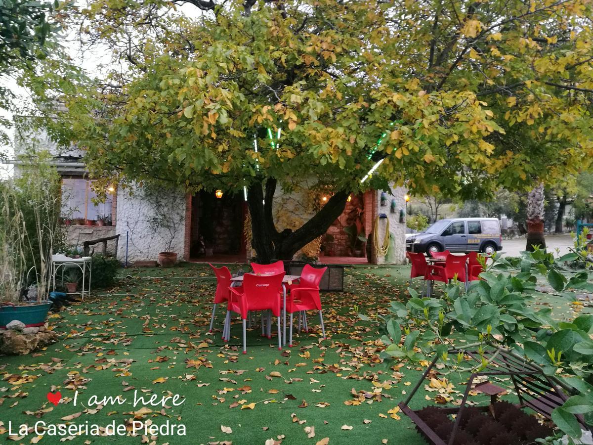 Alojamiento Rural La Caseria De Piedra Restaurante Хаен Екстер'єр фото