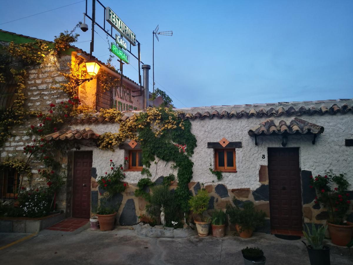 Alojamiento Rural La Caseria De Piedra Restaurante Хаен Екстер'єр фото